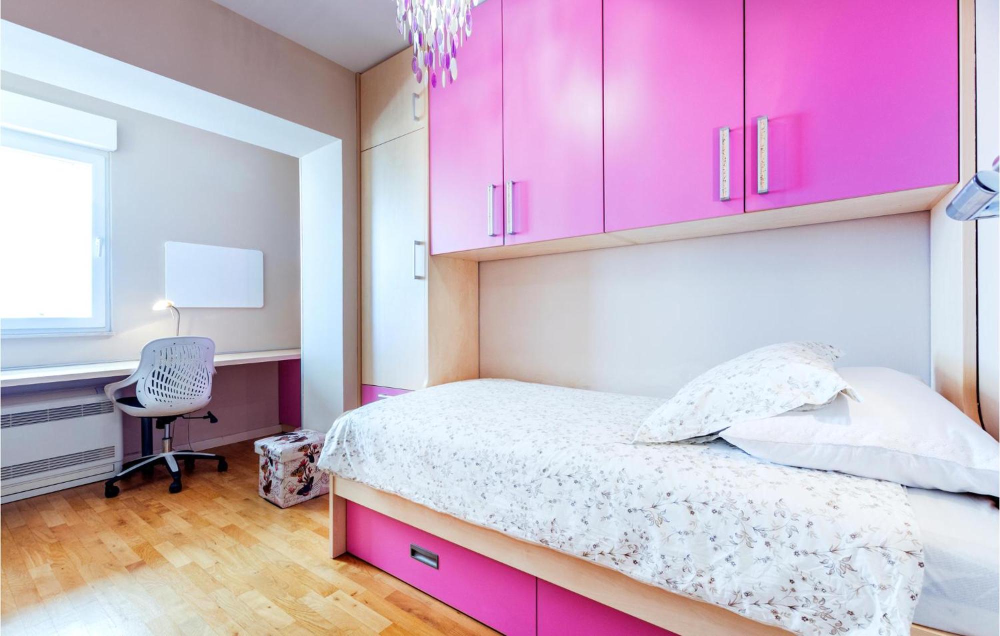 Beautiful Apartment In Split With Kitchen Buitenkant foto